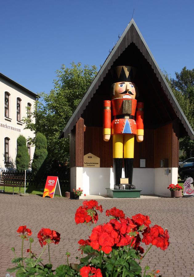 Ferienhaus Erzgebirge An der Trebe mit Kamin und Sauna Neuhausen  Exterior foto