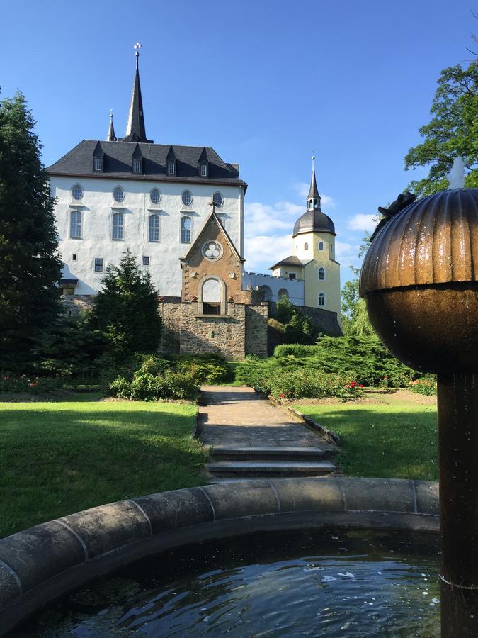 Ferienhaus Erzgebirge An der Trebe mit Kamin und Sauna Neuhausen  Exterior foto